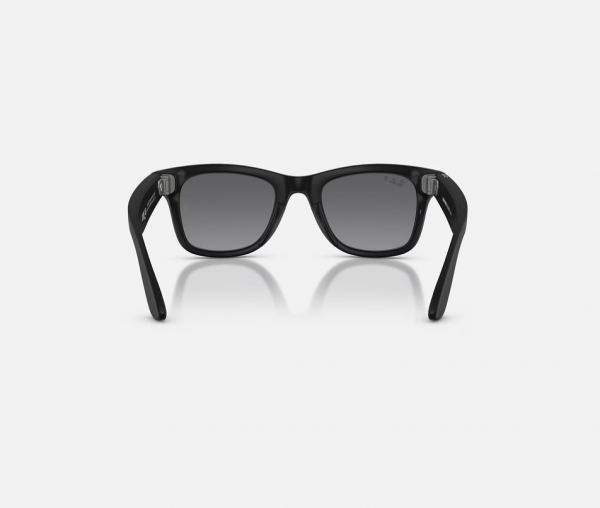 Ray-Ban Meta Wayfarer Sunglasses - Image 4